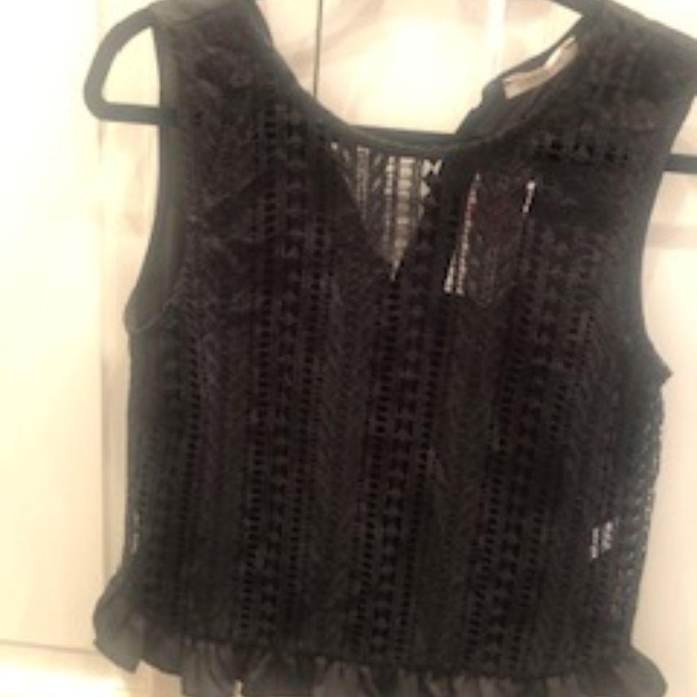 Chelsea lace front black top